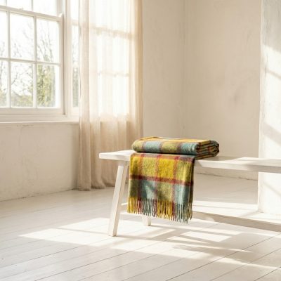 Ezcaray manta lana cuadros ocre