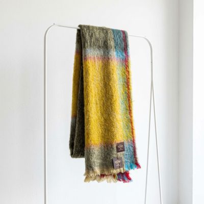 Manta mohair Ezcaray rayas ocre y verde