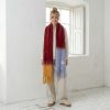 Bufanda mohair color block ocre y granate